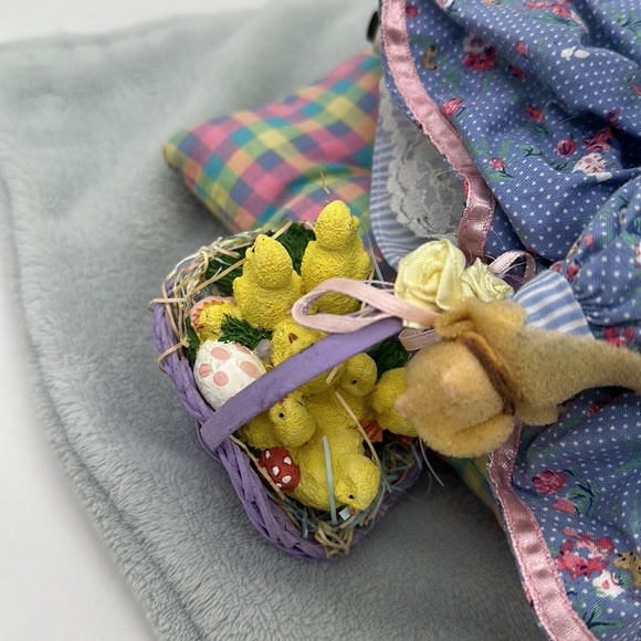 Vintage Porcelain Sitting Blue-eyed Doll on Pillow w/Basket of Chicks 10” High - Picture 7 of 10